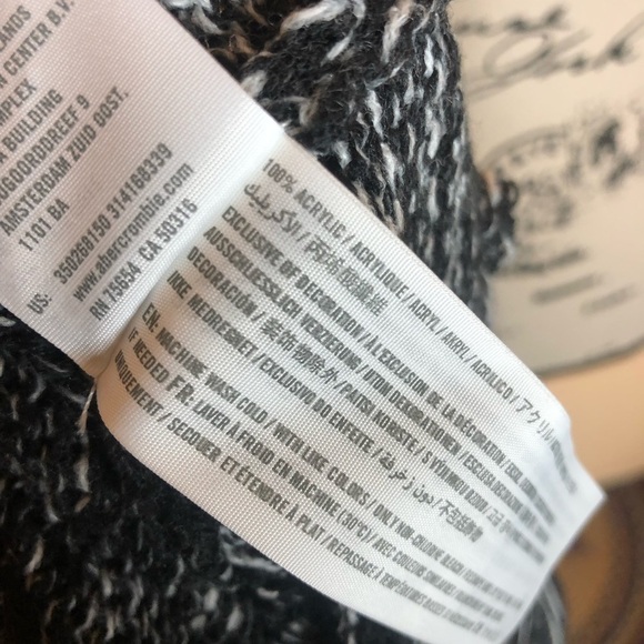 💙Hollister fringe sweater - Picture 6 of 6